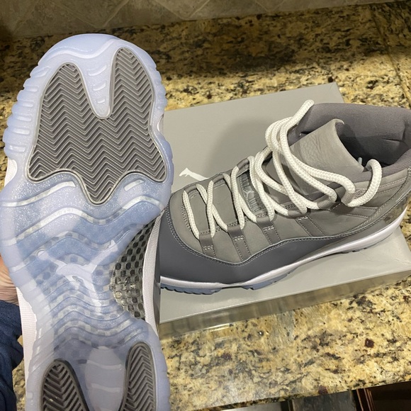 Jordan 11 cool grey - Picture 2 of 5